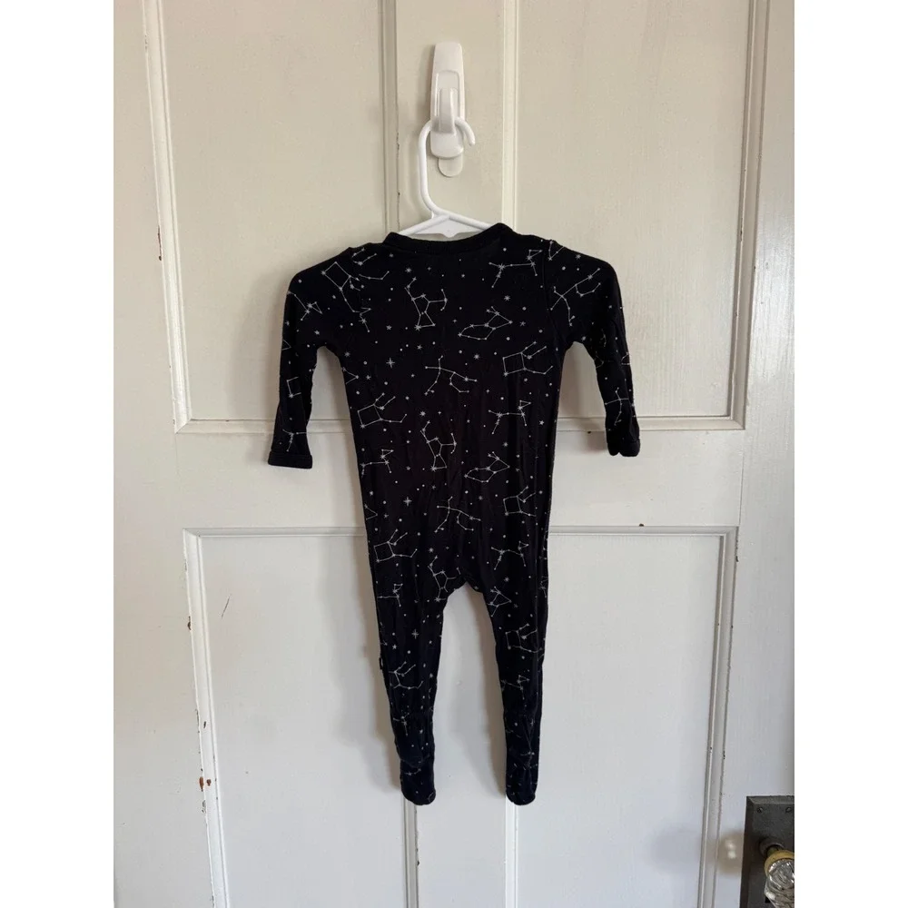 Kyte baby Midnight Constellation zippered footie size 3-6 mos